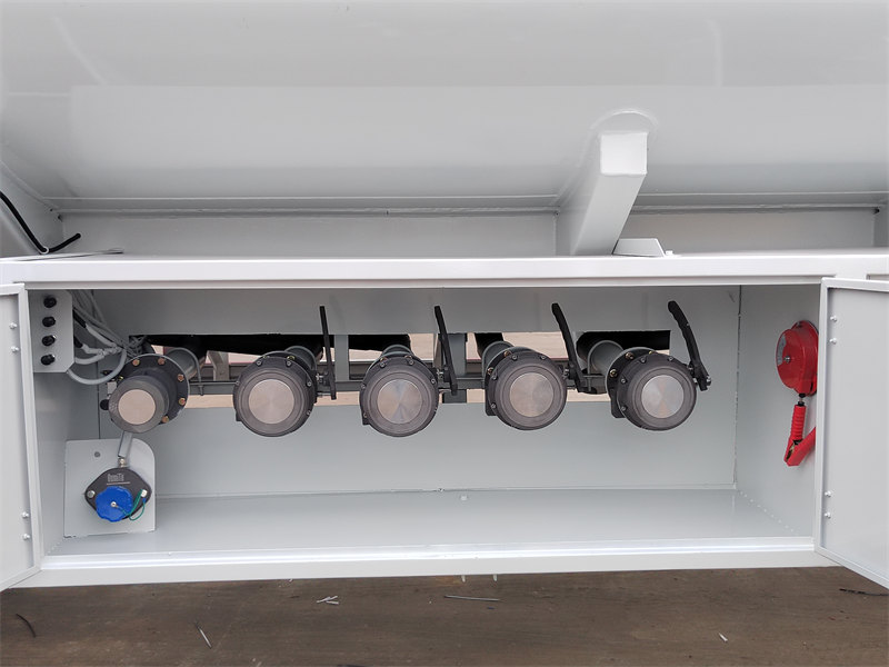 4 axle 50m3 diesel tanker semi-trailer