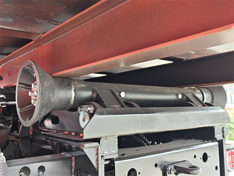 Hooklift garbage truck Beiben