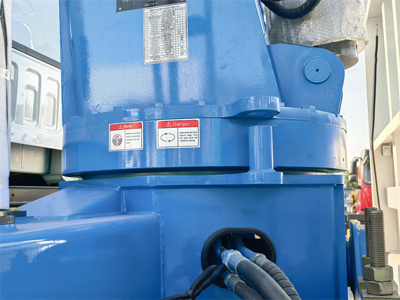 Beiben utility truck with crane