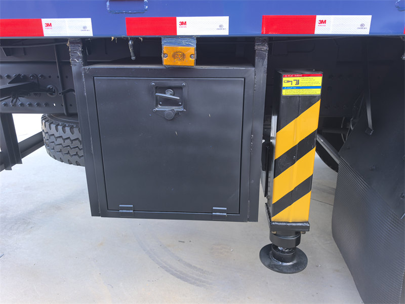 Beiben utility truck with crane