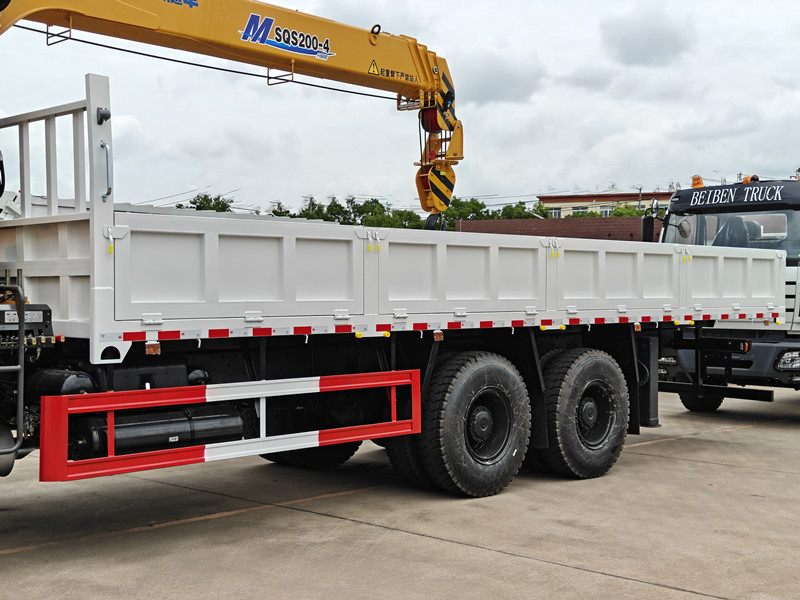 Beiben cargo truck mounted hydraulic crane
