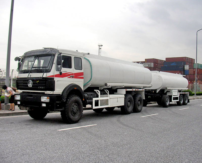Beiben 6 * 6 диск 2534K топлива автоцистерны являются экспорт в Конго клиента